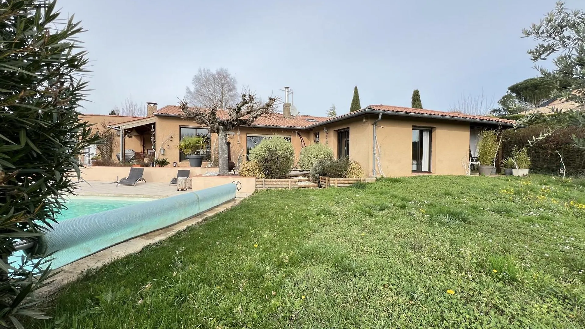 Le Bonheur 8P - Maison Familiale - Piscine-Jardin Dremil-Lafage Holiday home